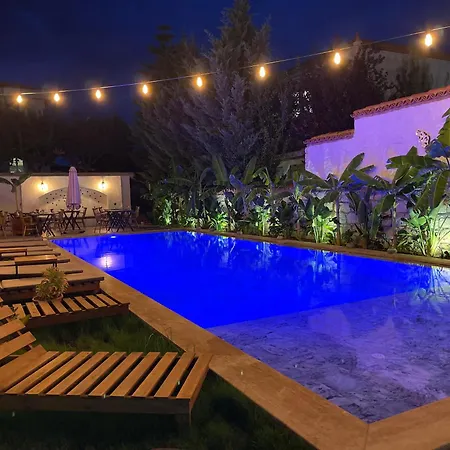 Trina Talles - Luxury Design Adult Only Szálloda 4*
